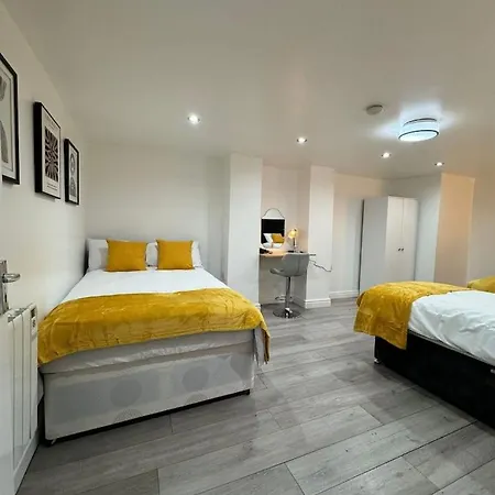 Cosy Flat, Near Leeds Centre, Parking,wifi ليدز